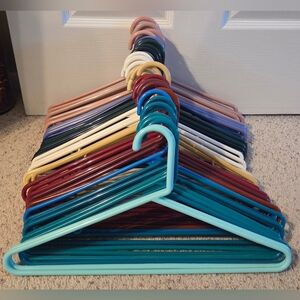 46 Midweight Plastic Tubular Hangers